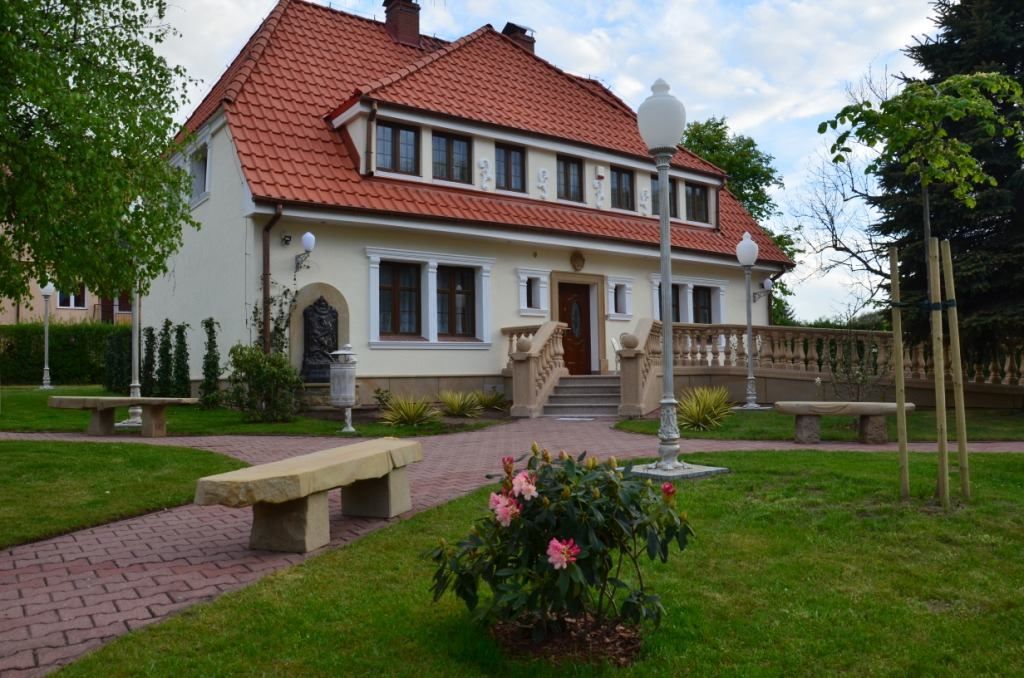 Willa u Babci Maliny w Sarbinowie — widok od frontu